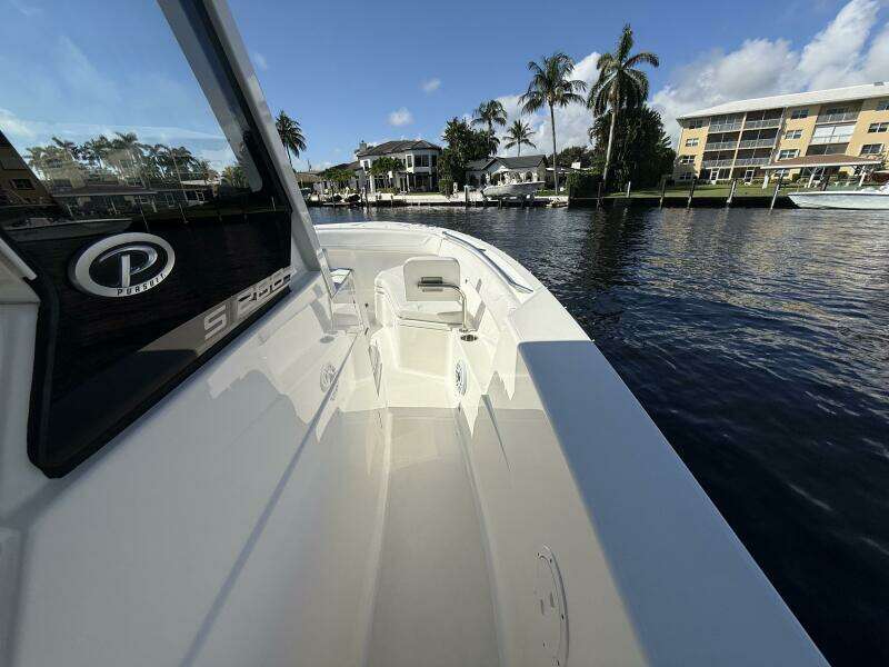 28ft Pursuit Yacht For Sale