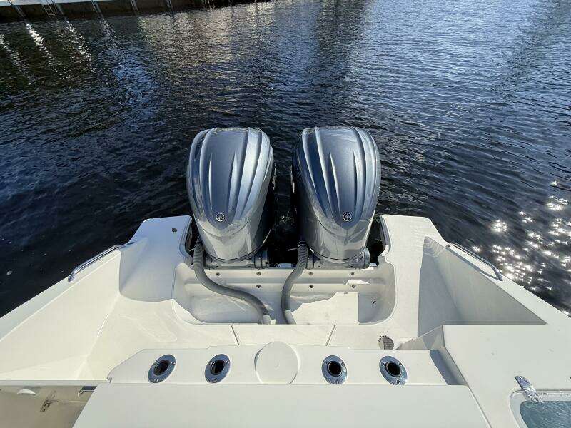 28ft Pursuit Yacht For Sale