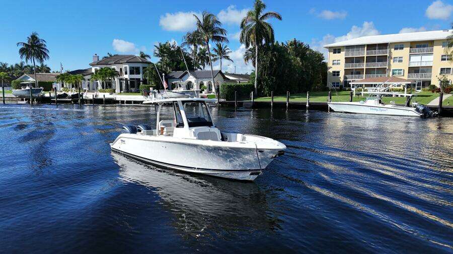 28ft Pursuit Yacht For Sale