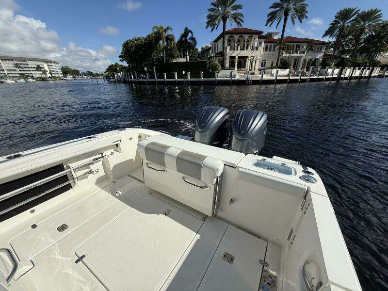 28ft Pursuit Yacht For Sale
