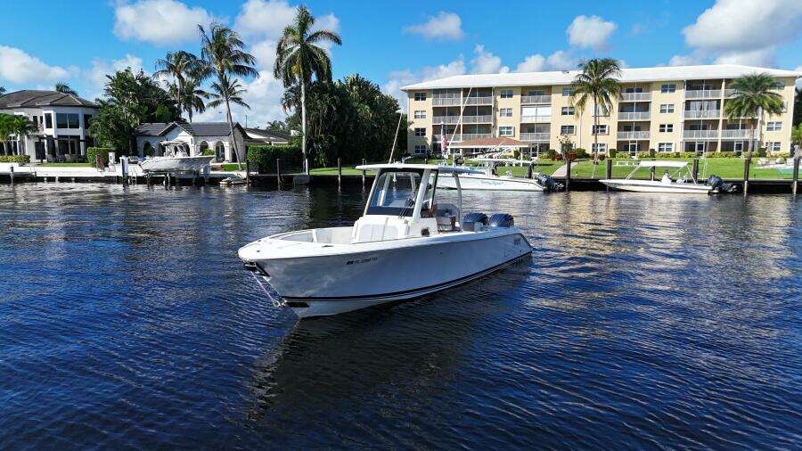 28ft Pursuit Yacht For Sale