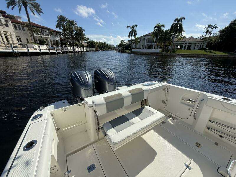 28ft Pursuit Yacht For Sale