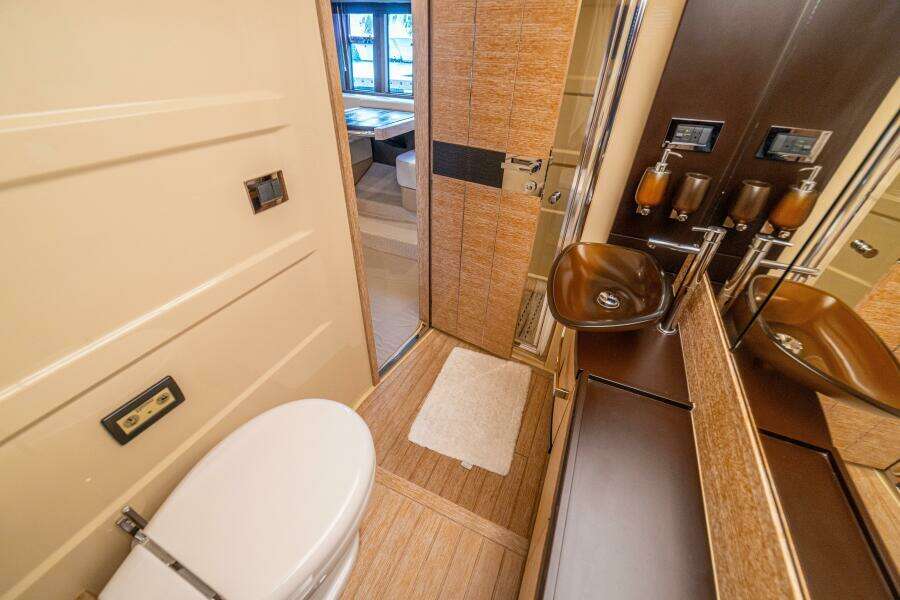 2014 Azimut 64 