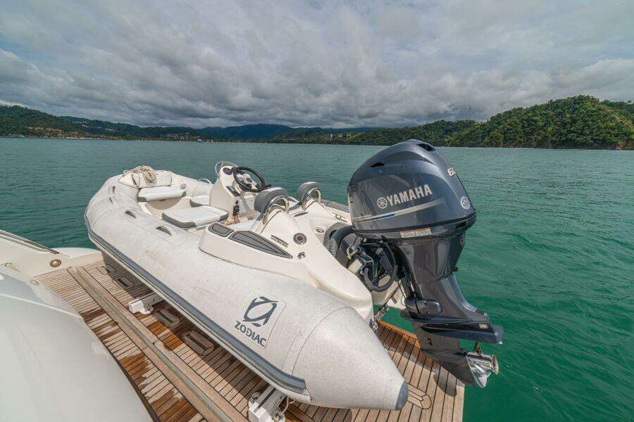 2014 Azimut 64 