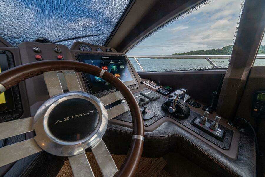 2014 Azimut 64 