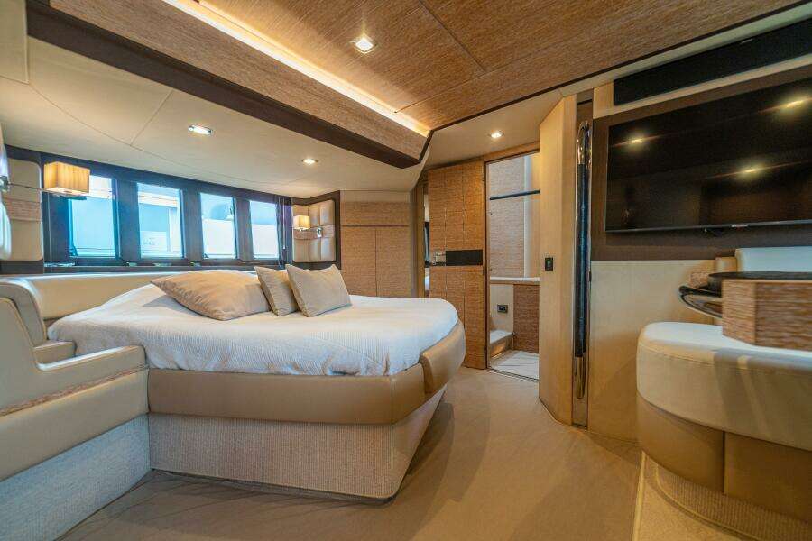 2014 Azimut 64 