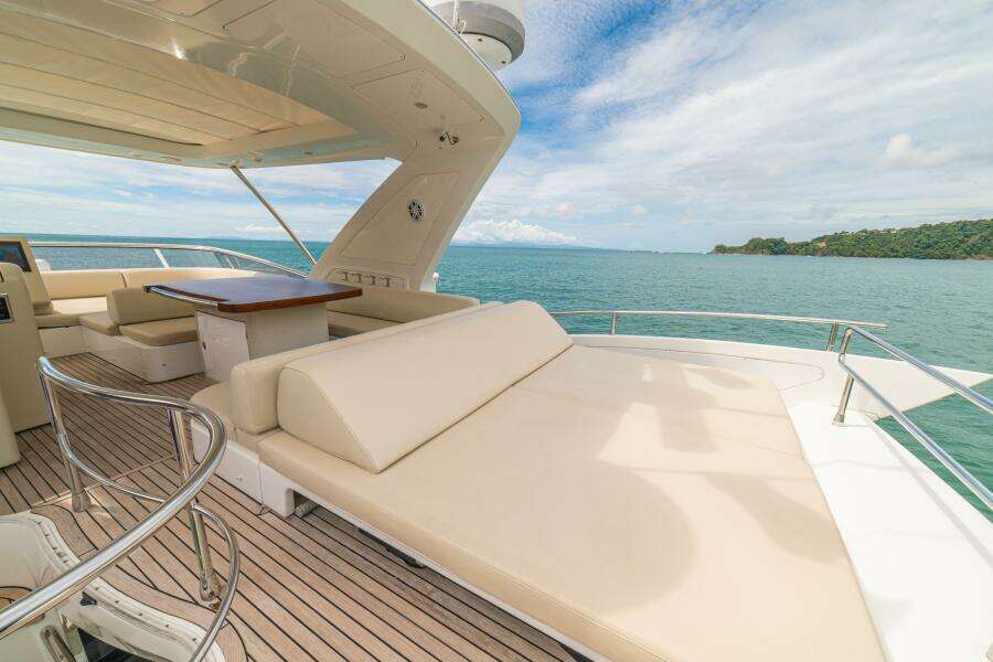 2014 Azimut 64 