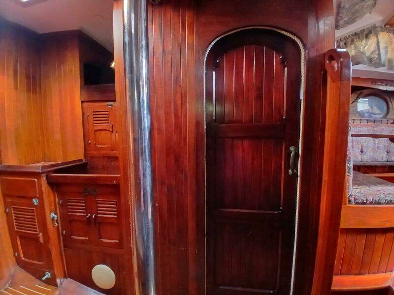 Lady Bella 45ft Hardin Yacht For Sale