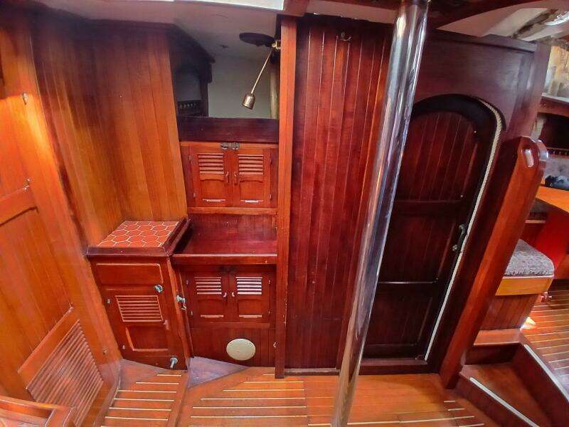 Lady Bella 45ft Hardin Yacht For Sale