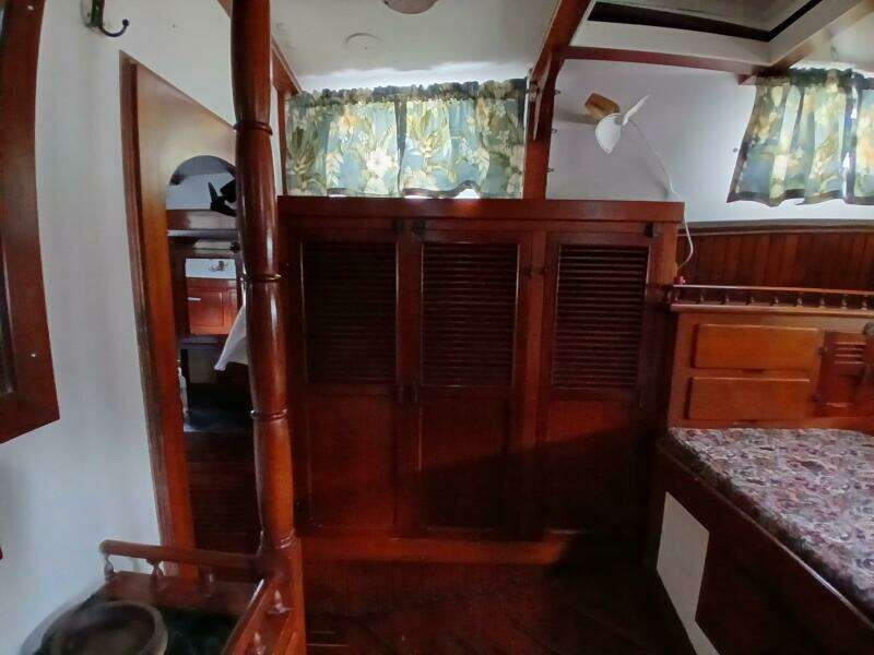Lady Bella 45ft Hardin Yacht For Sale