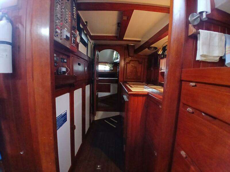 Lady Bella 45ft Hardin Yacht For Sale