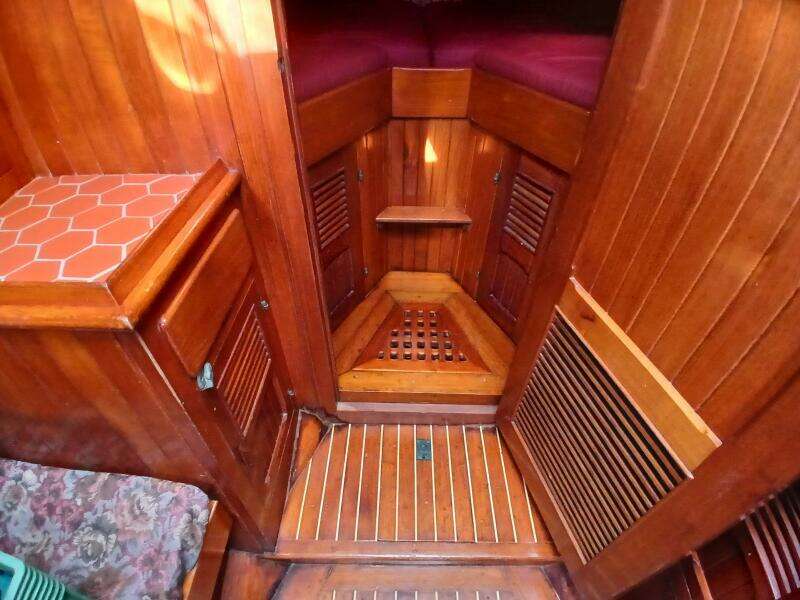 Lady Bella 45ft Hardin Yacht For Sale