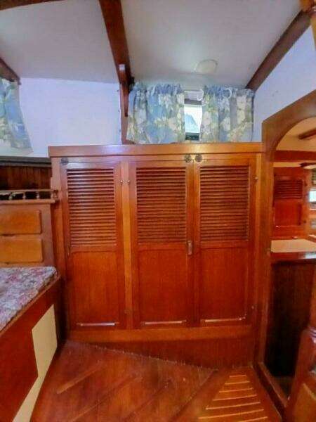 Lady Bella 45ft Hardin Yacht For Sale