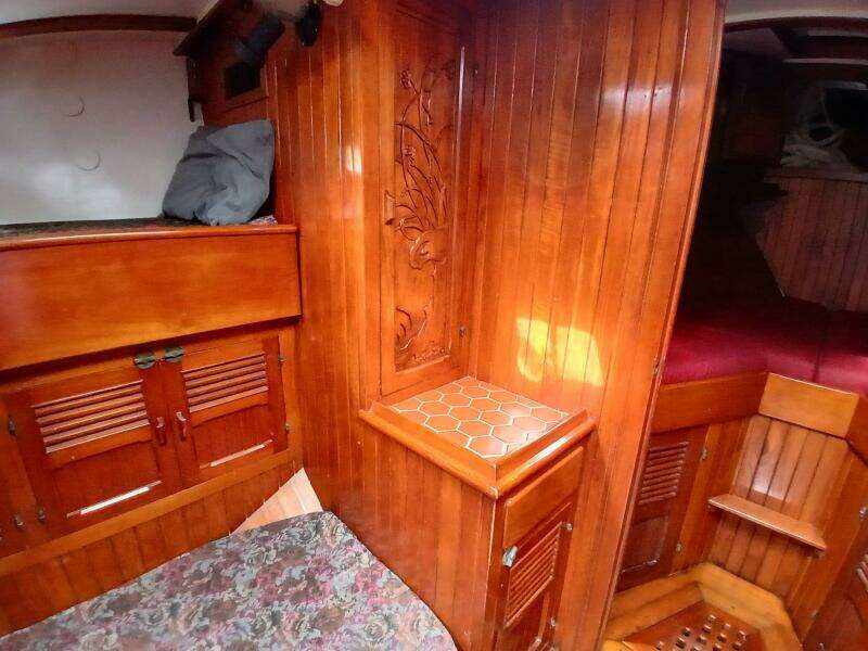 Lady Bella 45ft Hardin Yacht For Sale