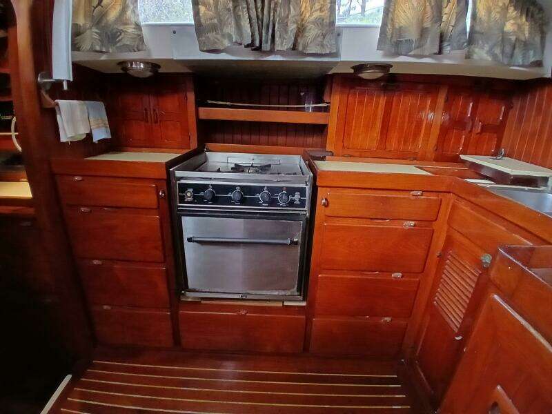 Lady Bella 45ft Hardin Yacht For Sale