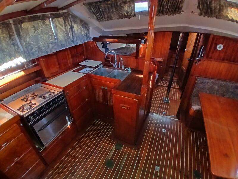Lady Bella 45ft Hardin Yacht For Sale