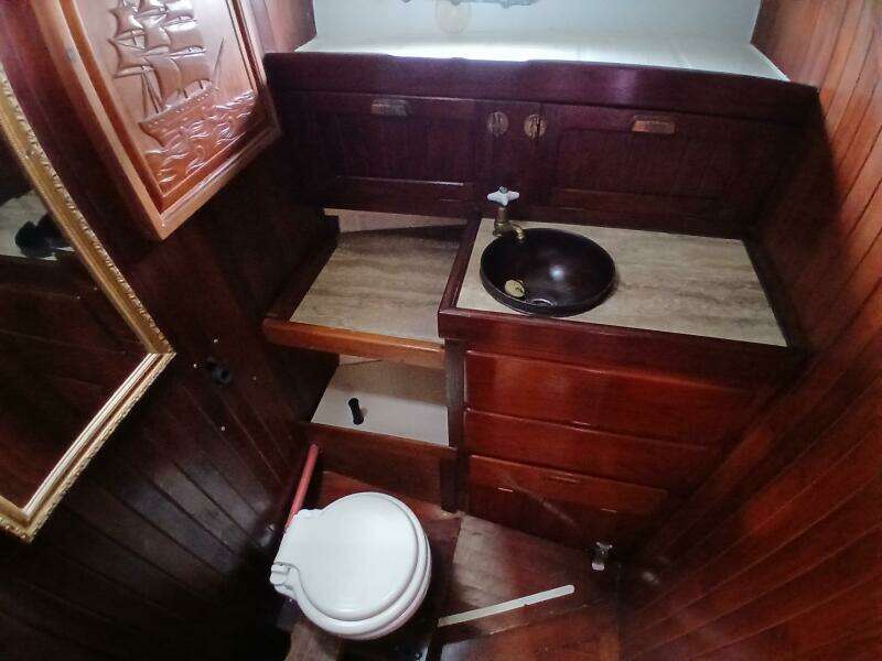 Lady Bella 45ft Hardin Yacht For Sale