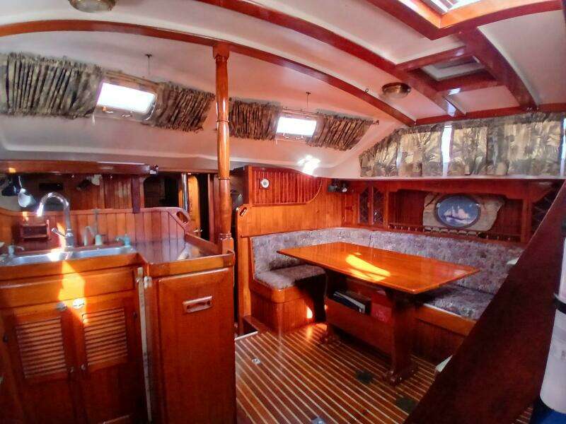 Lady Bella 45ft Hardin Yacht For Sale