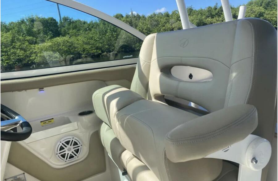 32' 2018 Sailfish 325 DC