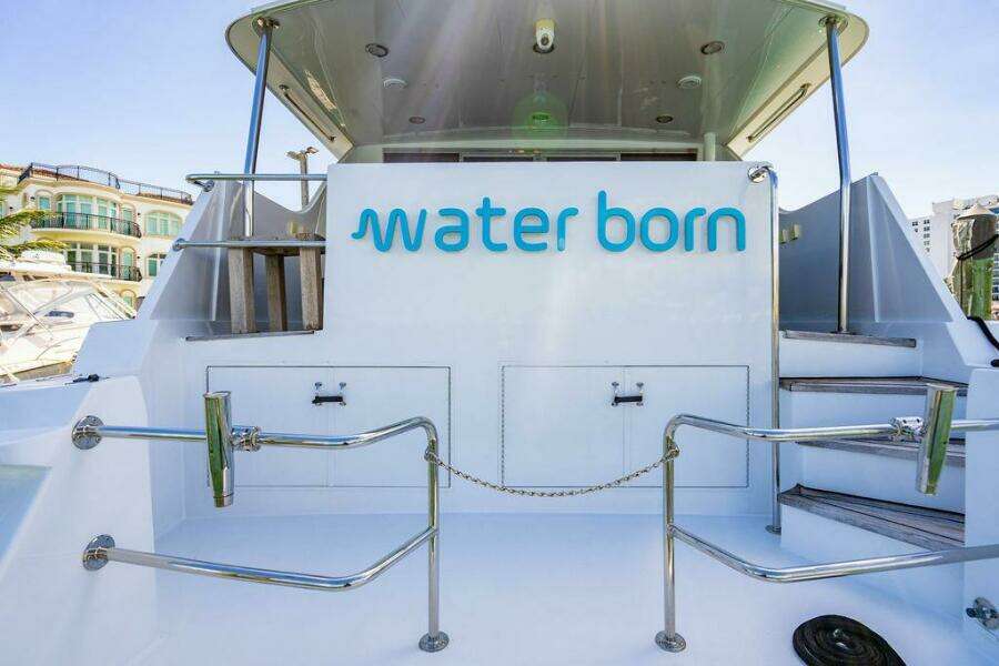 WATER BORN 75ft Hatteras Yacht For Sale