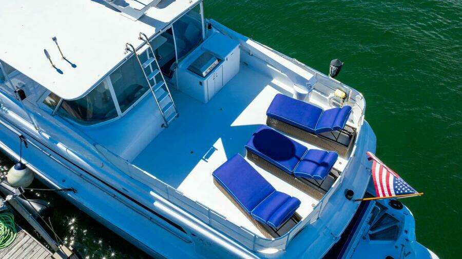 WATER BORN 75ft Hatteras Yacht For Sale