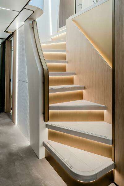 100ft Majesty Yachts Yacht For Sale