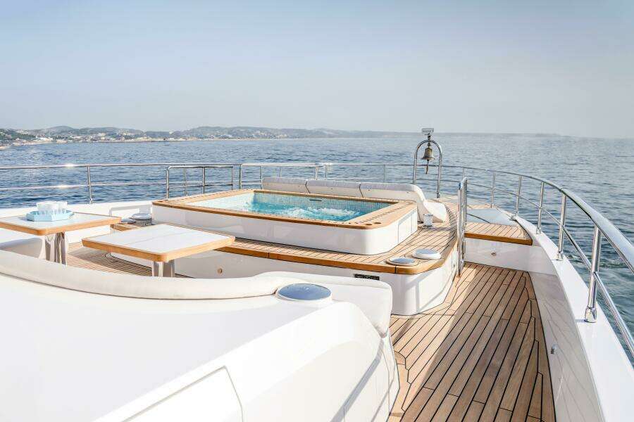 100ft Majesty Yachts Yacht For Sale