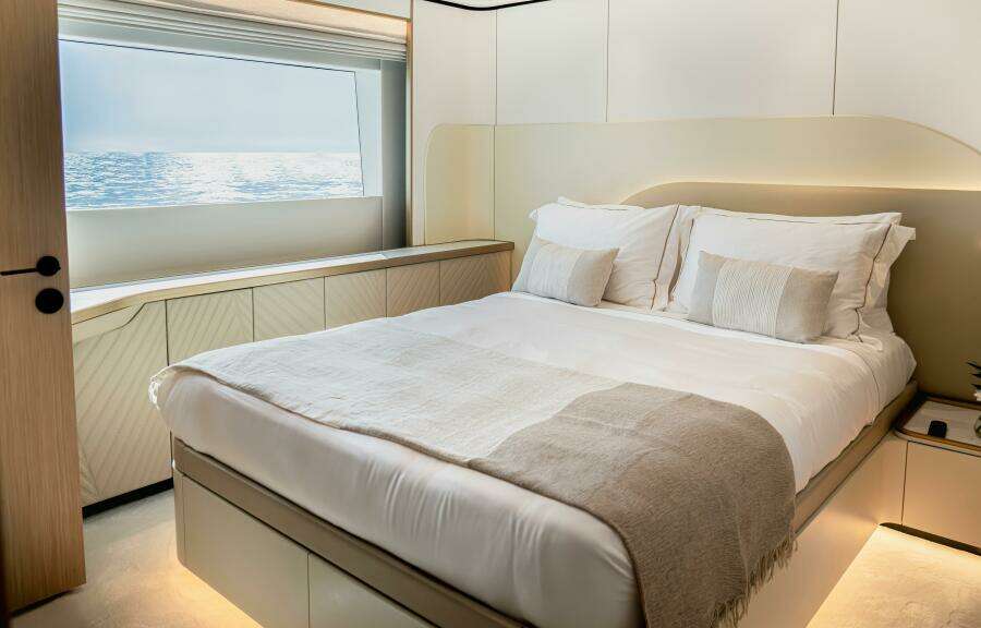 100ft Majesty Yachts Yacht For Sale