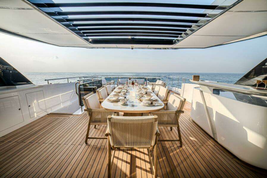 100ft Majesty Yachts Yacht For Sale