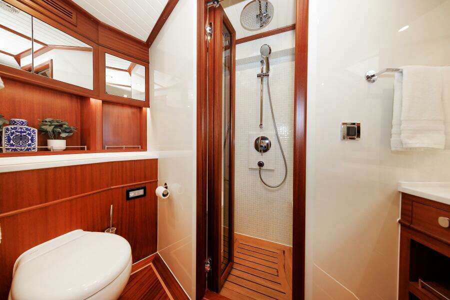 58ft Vicem Yacht For Sale