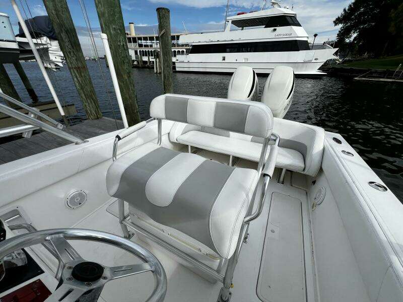 33ft Avanti Yacht For Sale