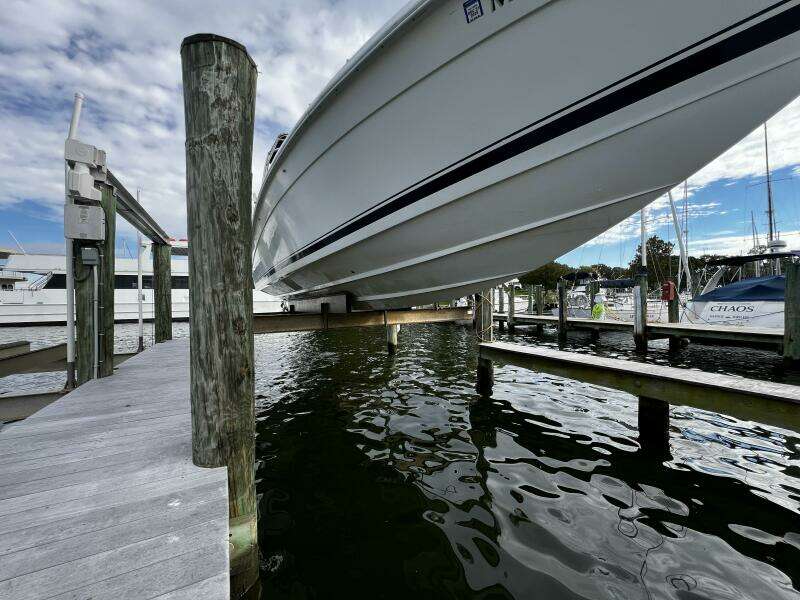 33ft Avanti Yacht For Sale