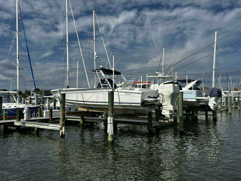 33ft Avanti Yacht For Sale