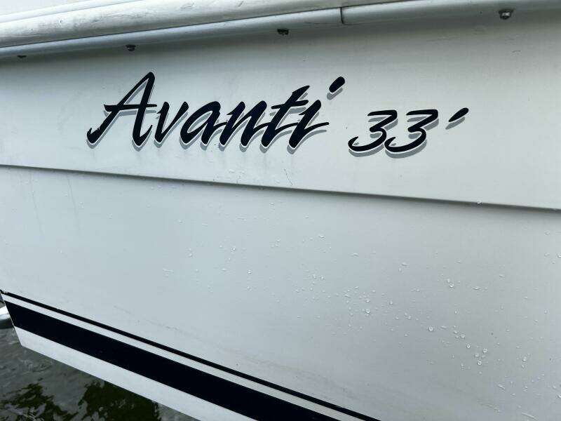 33ft Avanti Yacht For Sale