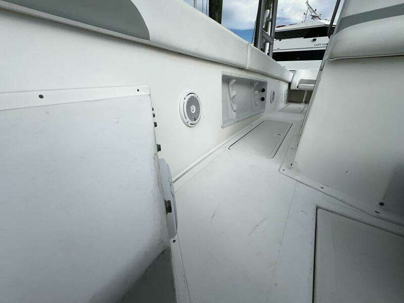 33ft Avanti Yacht For Sale