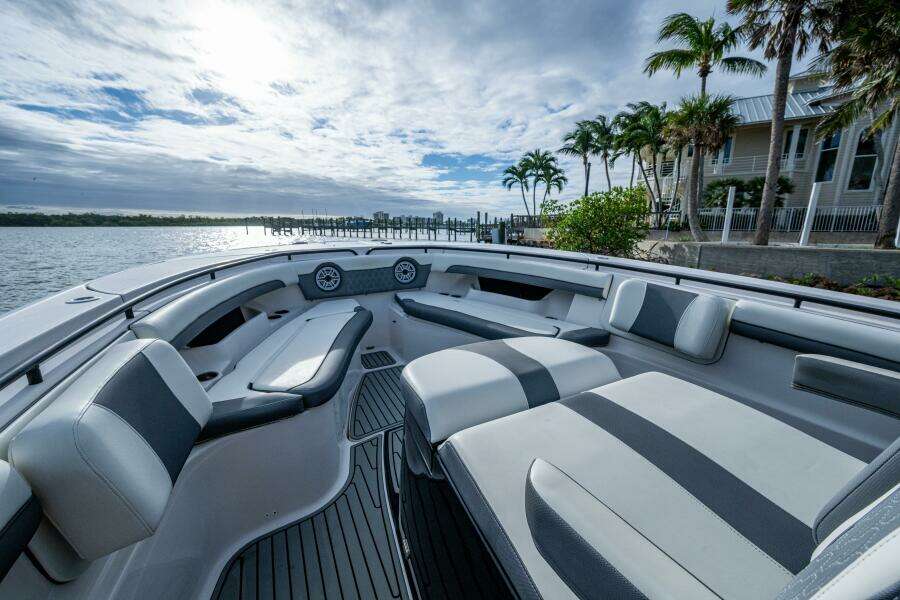 Going Propless 32ft Tidewater Yacht For Sale