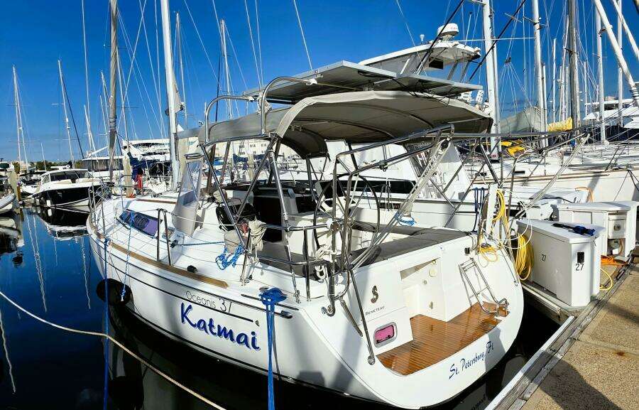 37ft Beneteau Yacht For Sale