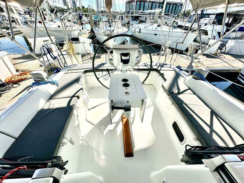 37ft Beneteau Yacht For Sale