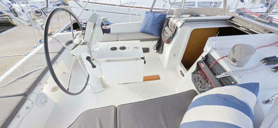 37ft Beneteau Yacht For Sale