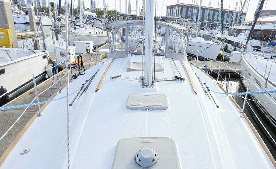 37ft Beneteau Yacht For Sale