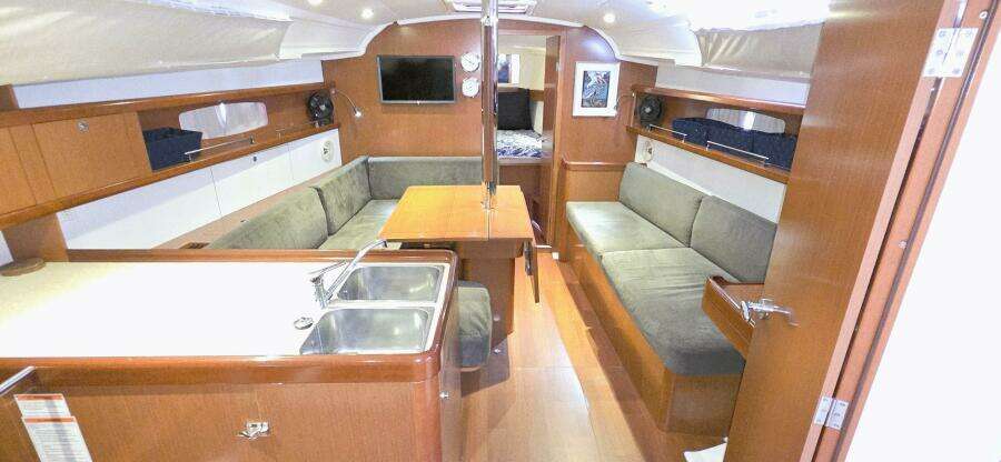37ft Beneteau Yacht For Sale