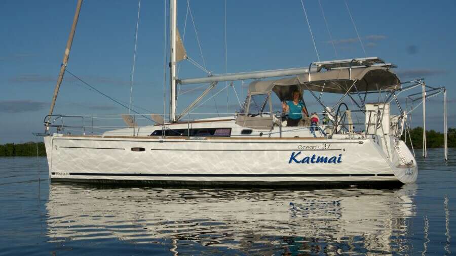 37ft Beneteau Yacht For Sale
