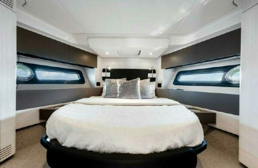 RELENTLESS 50ft Azimut Yacht For Sale