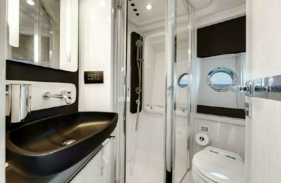 RELENTLESS 50ft Azimut Yacht For Sale