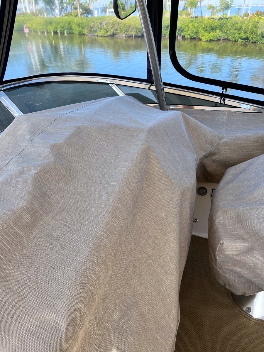 44' 2013 Meridian 441 Sedan