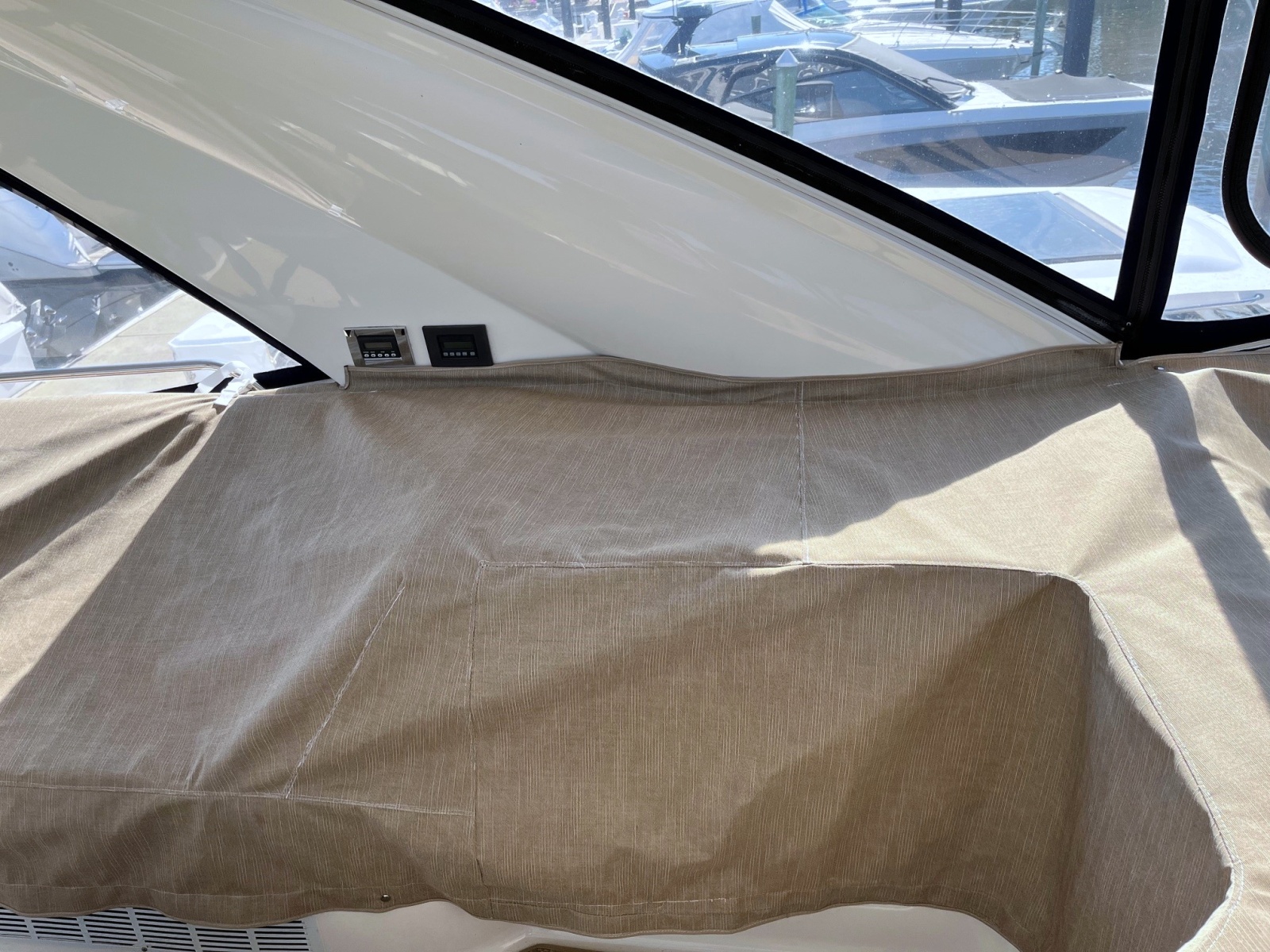 44' 2013 Meridian 441 Sedan