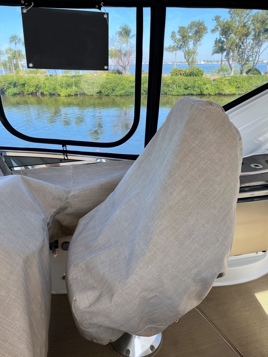 44' 2013 Meridian 441 Sedan