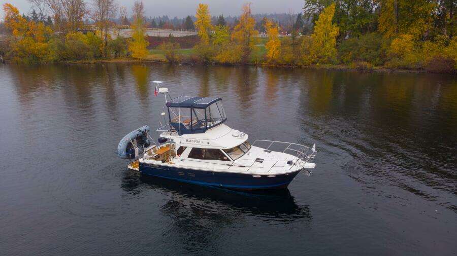 HALCYON 30ft Cutwater Yacht For Sale