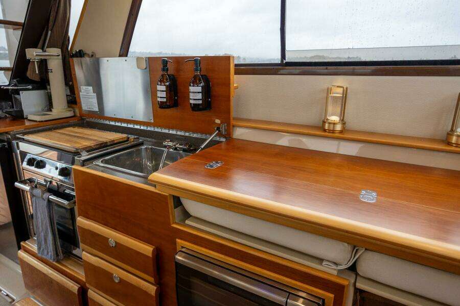 HALCYON 30ft Cutwater Yacht For Sale