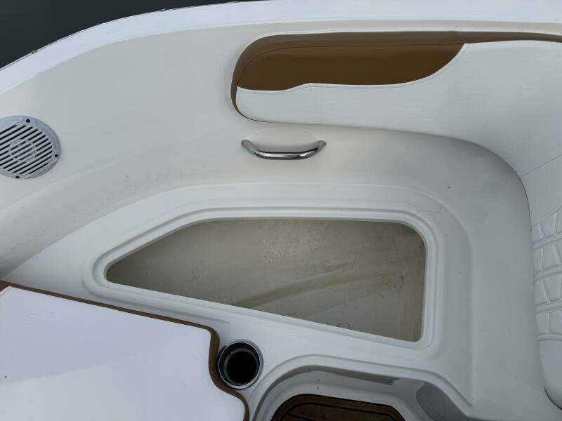 23ft Bayliner Yacht For Sale